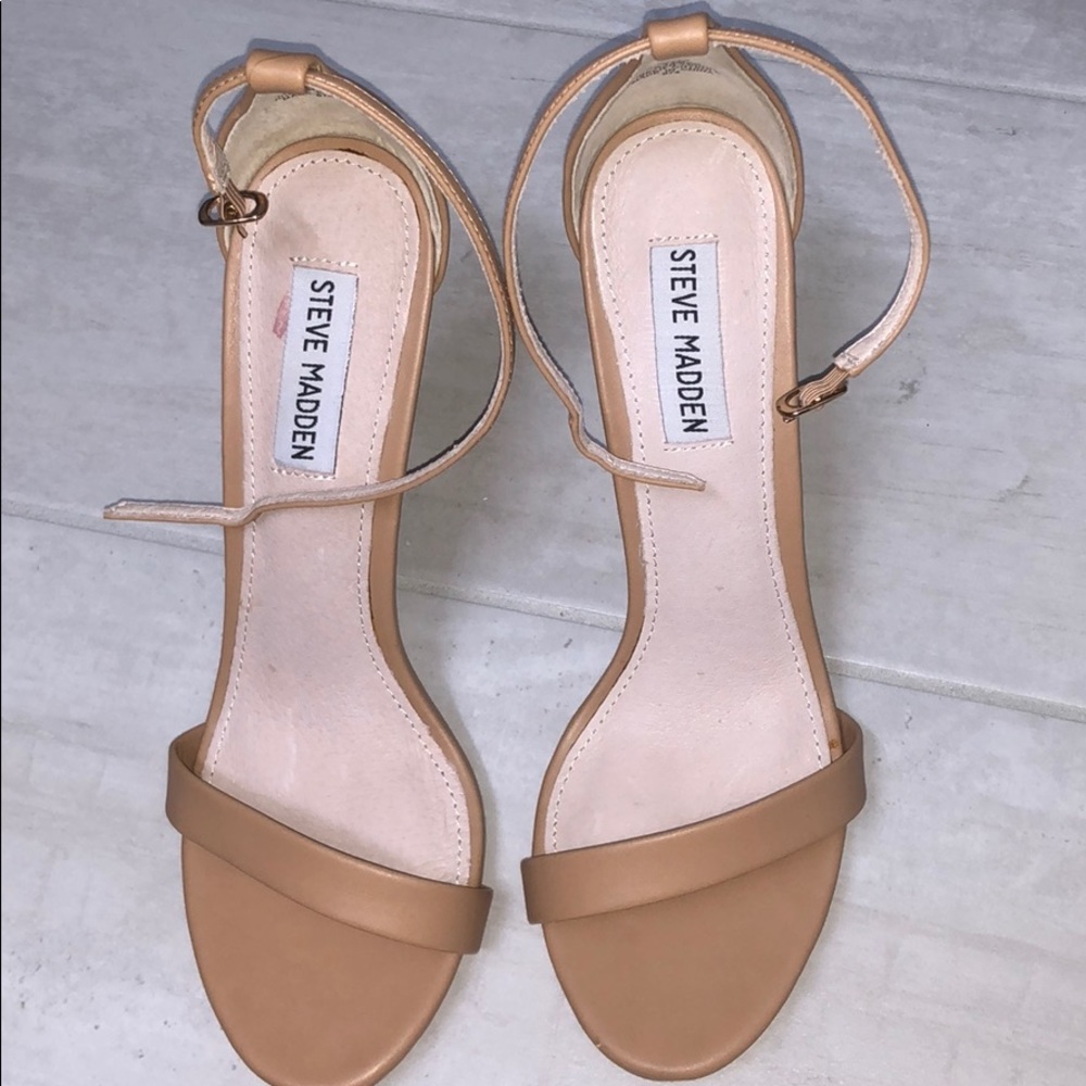 Steve Madden nude heel